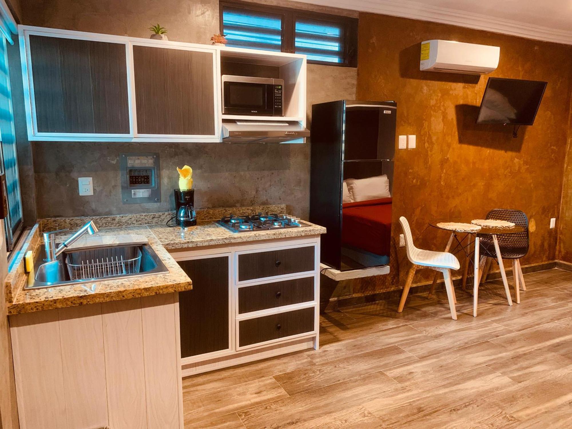 Hotel "Ala Residencias" Четумал Екстериор снимка